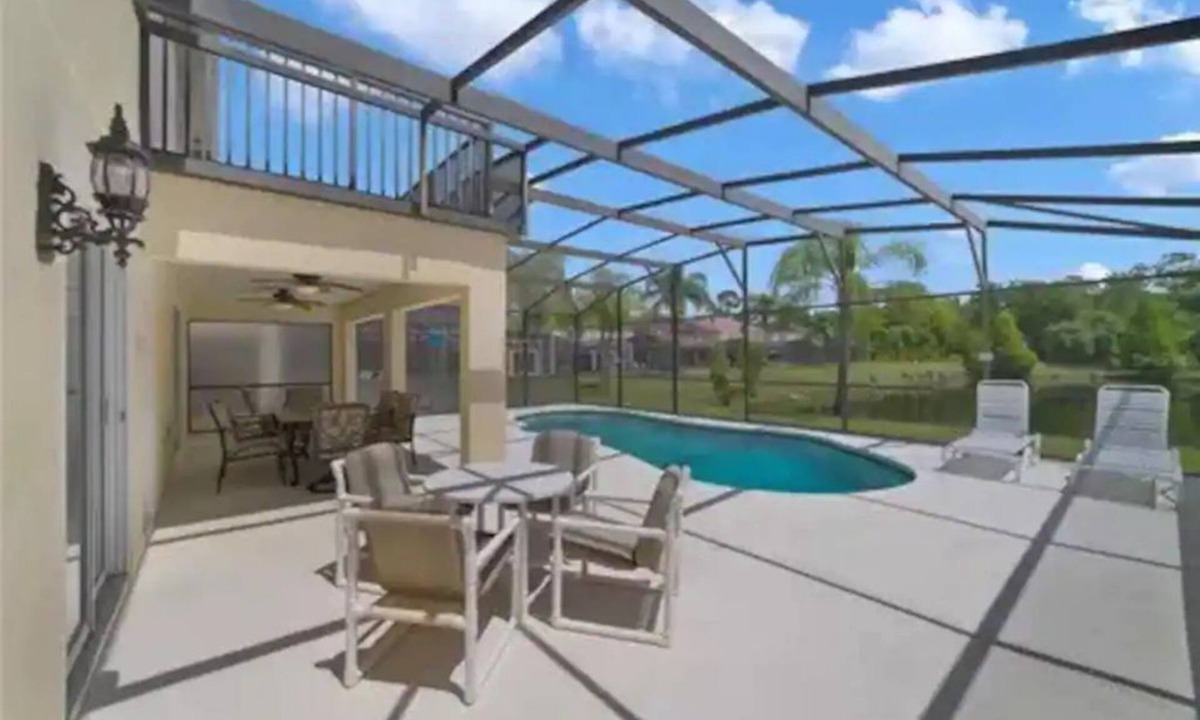 Thousand Oaks House | Beautiful 4 bedroom villa with private pool near Disney
