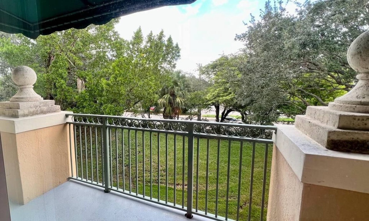 Wellington Condo | Beautiful apartment in the heart of Wellington pool , gym , spa , tennis