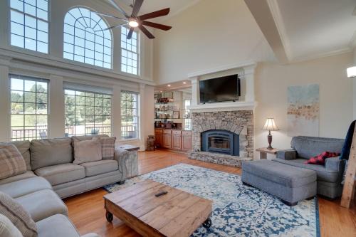 Hiawassee House | Beautiful Hiawassee Home w/Mountain Views!