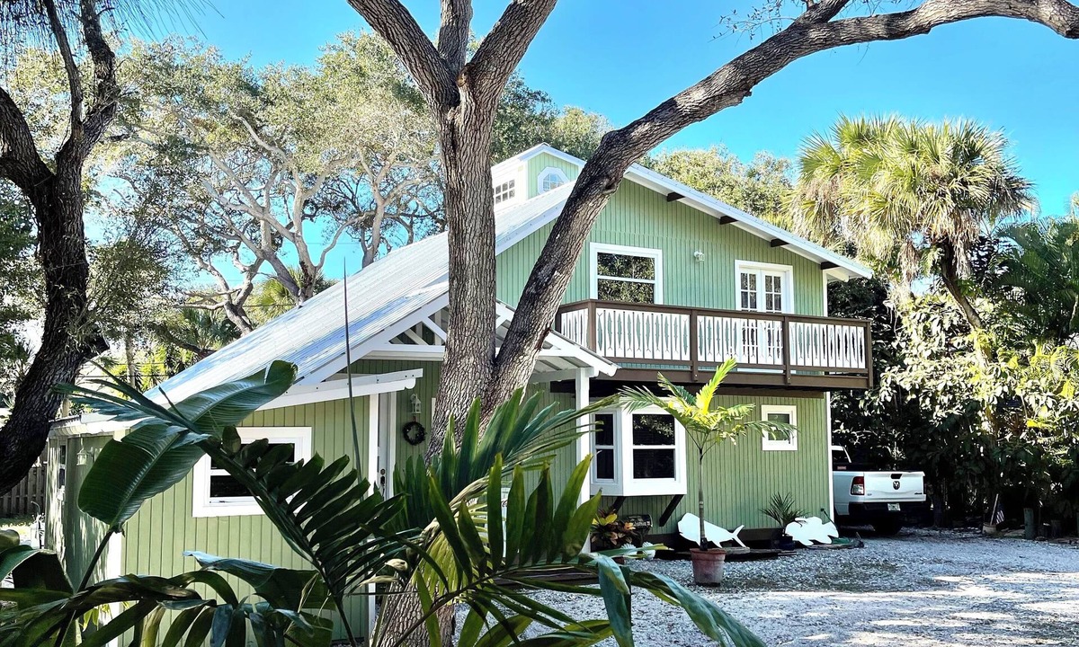 Wabasso Beach House | Beautiful Home in Tropical Beach Paradise.