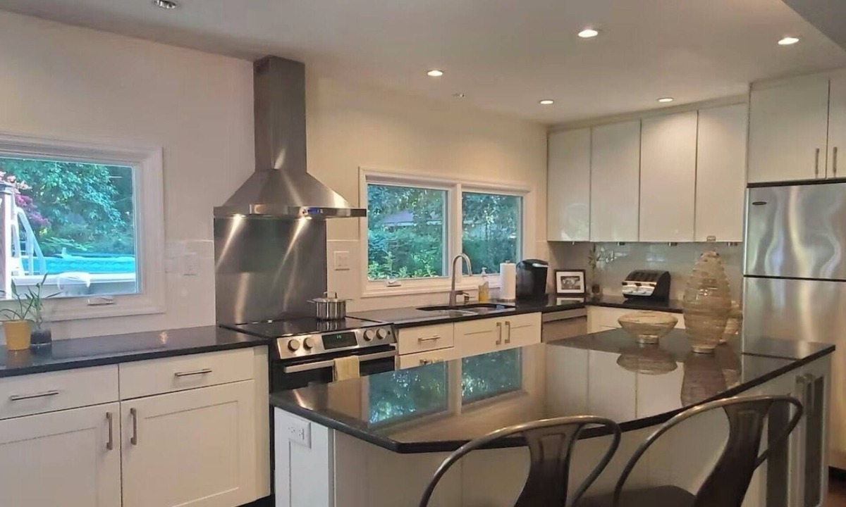 Talahi Island House | Beautiful Island Home