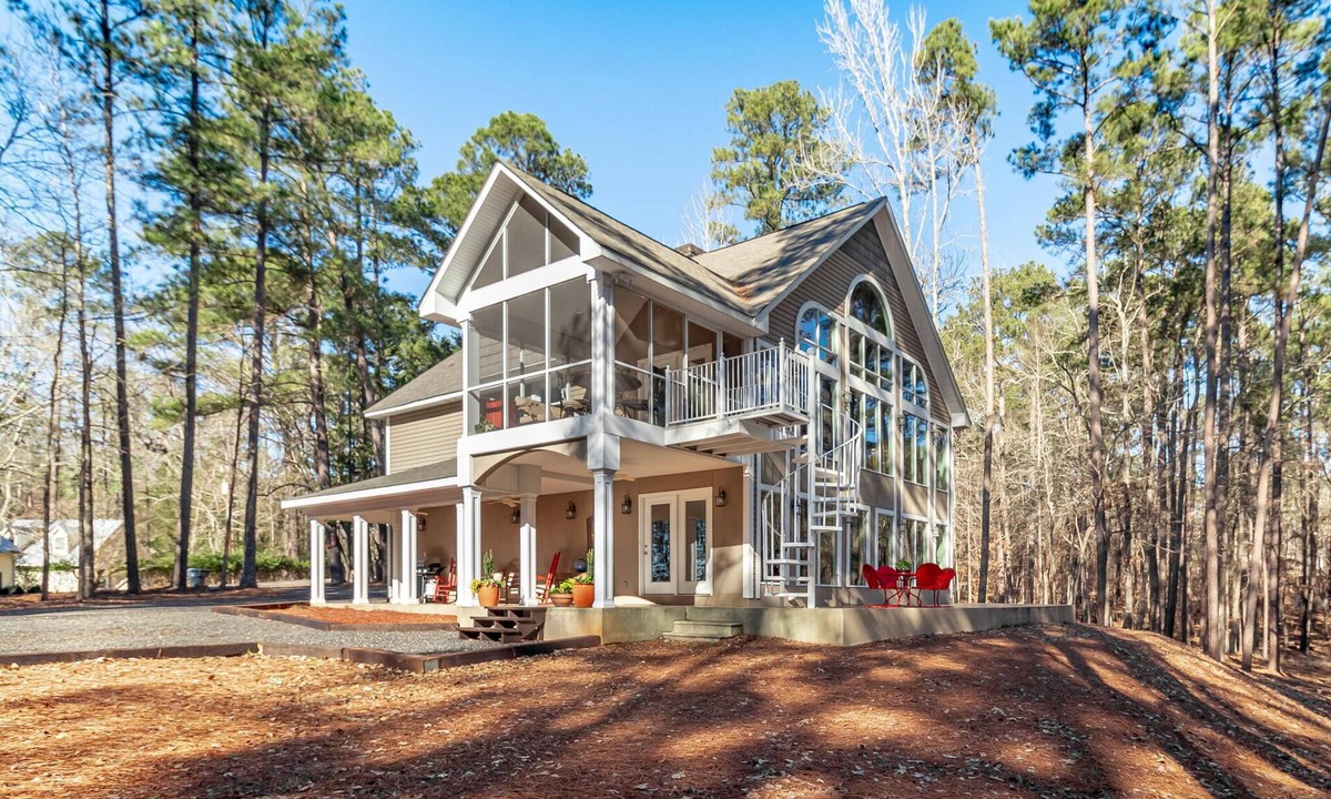 Lincolnton Cabin | Beautiful Lakehouse on Clarks Hill Lake
