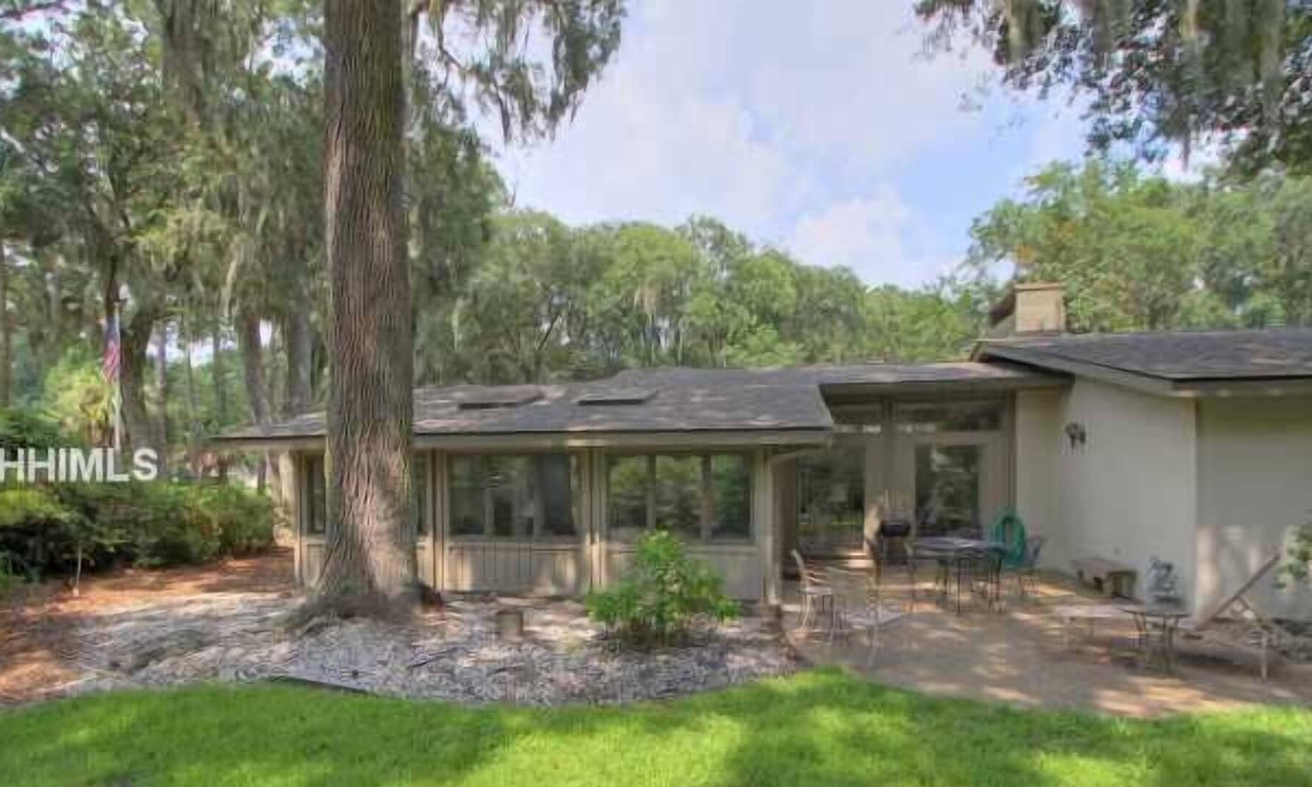 Lawton Woods Villa | Beautiful Lawton Villa Close to Beach - Long Term Rentals Only