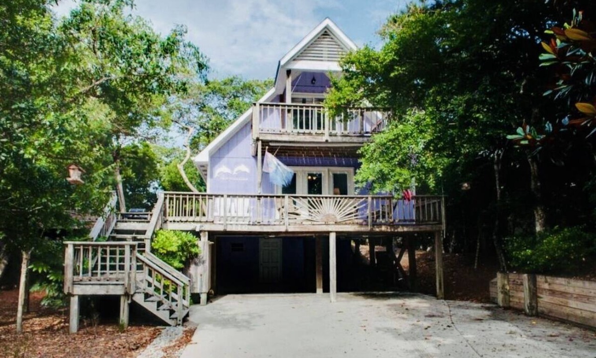 Emerald Isle House | Beautiful ocean side escape in the heart of Emerald Isle, NC