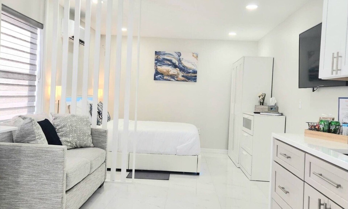 Bloomingdale Apartment | Beautiful Serenity Villa. Cozy and modern. Enjoy Florida and rest happy!