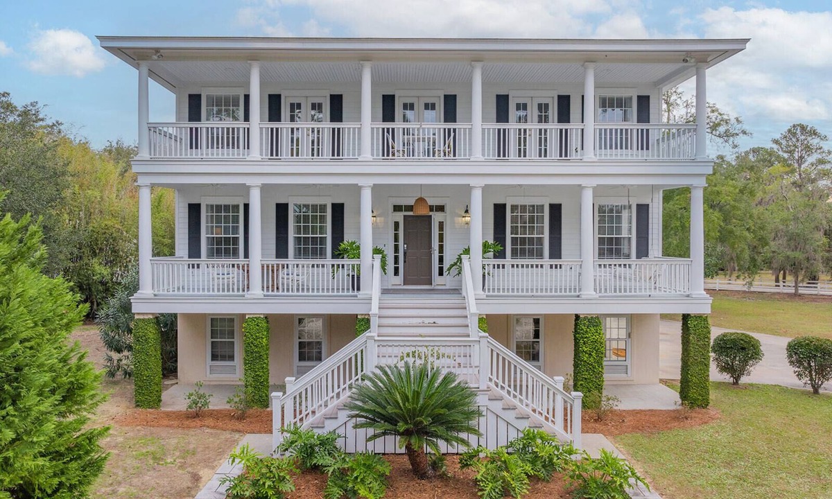 Whitemarsh Island House | Beautiful Southern Luxury Home in Savannah Yacht Club By Lucky Savannah