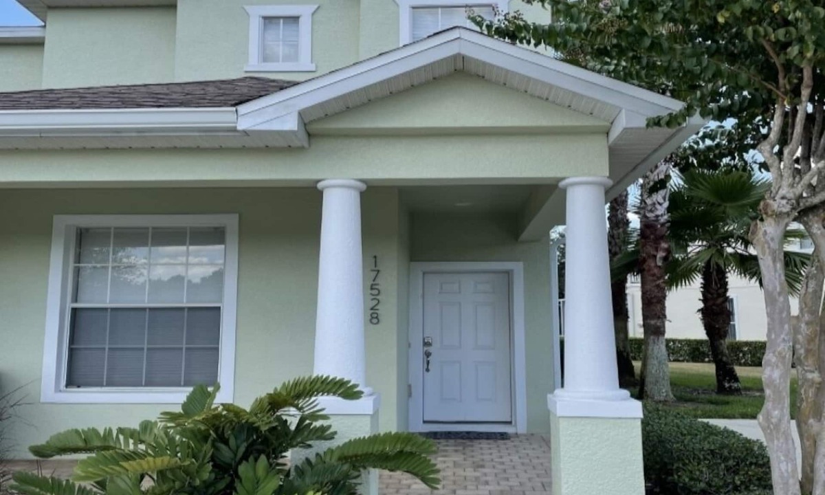 Clear Creek House | Beautiful Townhouse with Splash Pool Close to Orlando Attractions