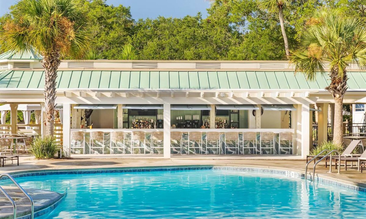 Shipyard Plantation Hotel | Best of Hilton Head! 4 Rooms w/Balcony, Pool, Pet-Friendly, Minutes from Beach!