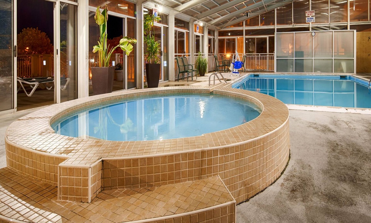Northeast Virginia Beach Hotel | Best Western Plus Sandcastle Beachfront Hotel