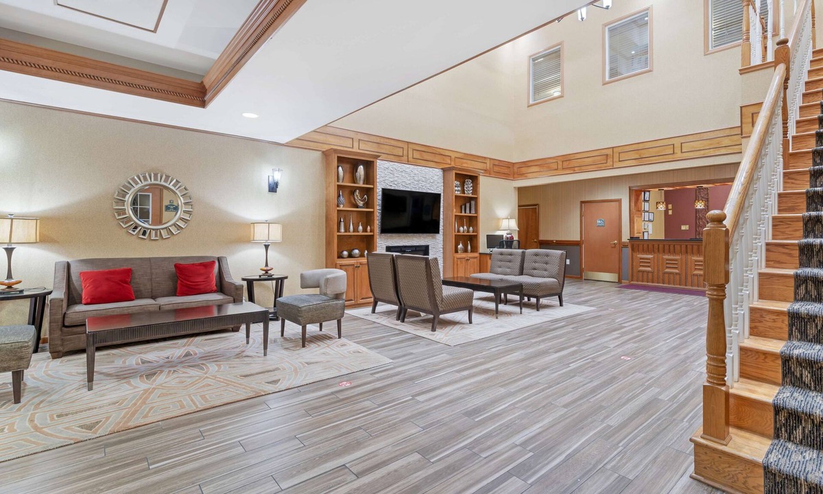 Waycross Hotel | Best Western Plus Bradbury Inn & Suites