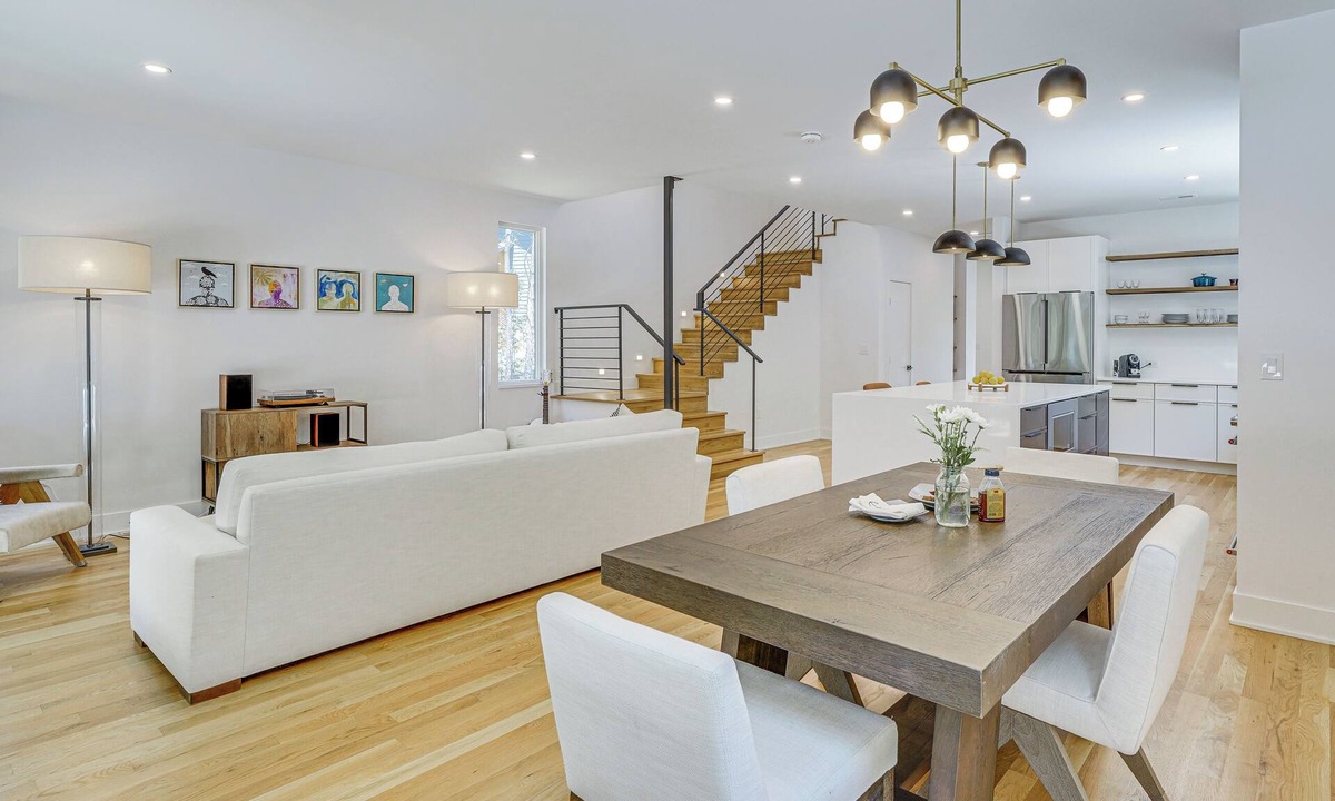 Hillsborough House | Bike to Dtwn Hillsborough! Modern Home w/ Yard