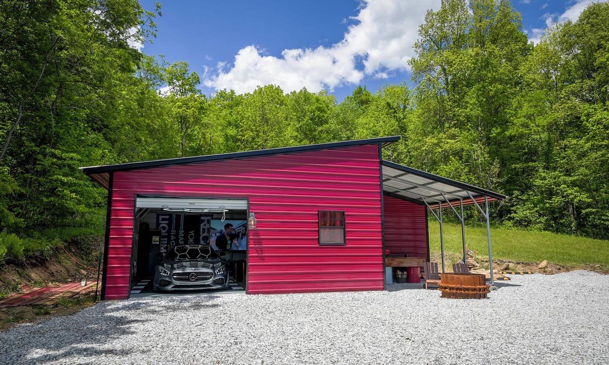 Robbinsville House | BlackTop Lodge Studio at the Tail of the Dragon. Automotive themed studio.