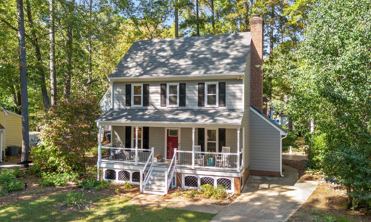 Northwest Raleigh House | Bluebird Cottage - Quiet and Private 3BR/3BA Home for Extended Stays - Raleigh