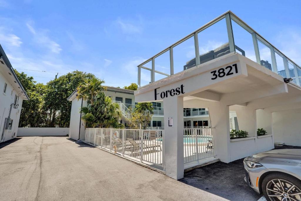 Galt Mile Hotel | Botanica King Suite in Ocean Blvd