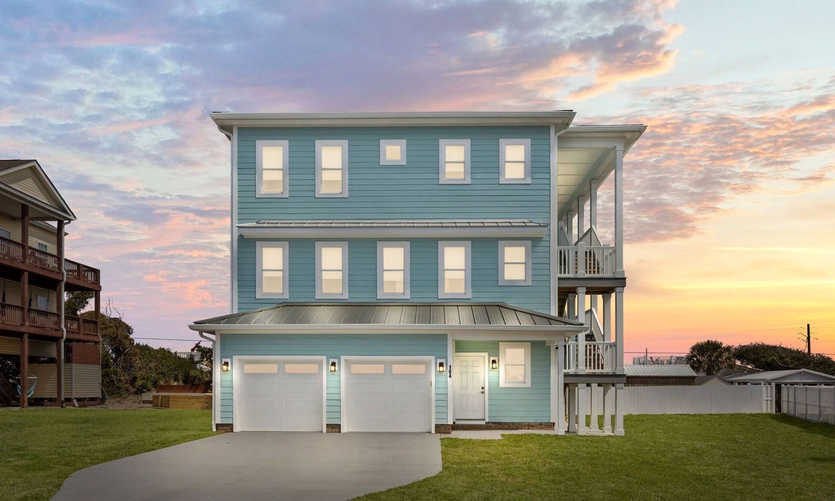 Emerald Isle House | Brand New Beach House With Ocean View & Steps Away From The Water!