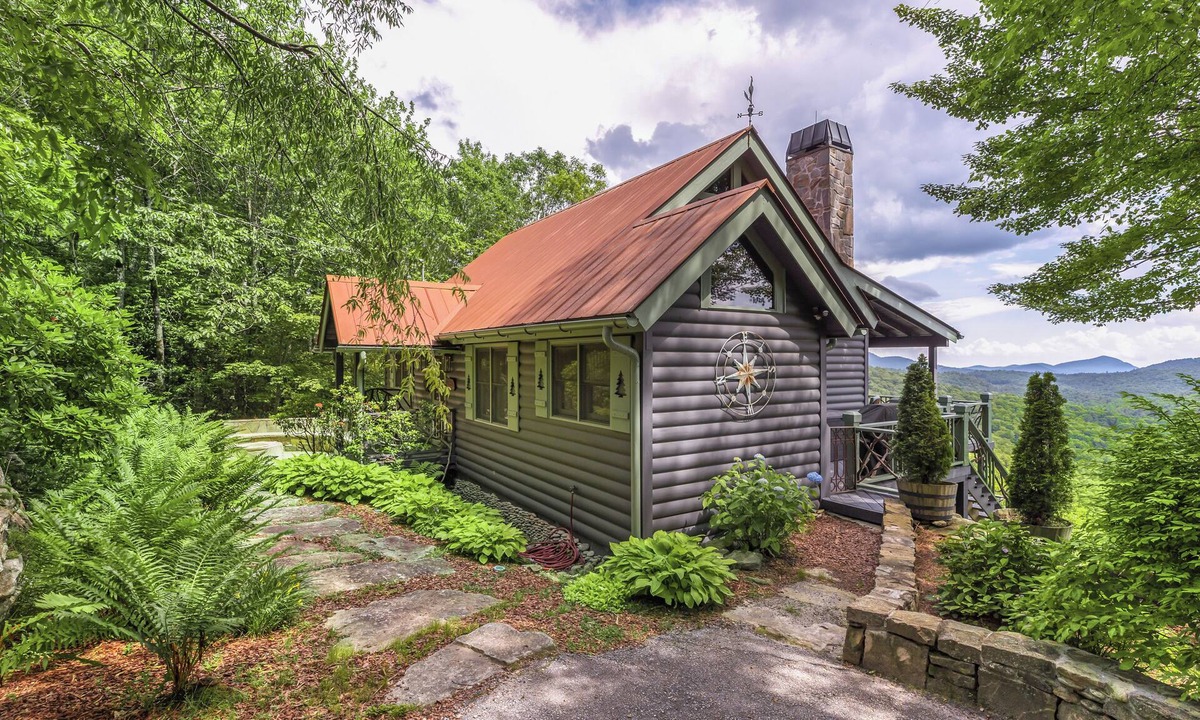Glenville House | Breathtaking Views from this amazing mountain getaway