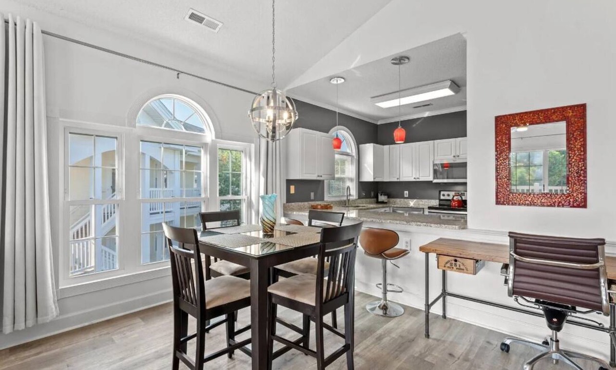 Myrtle Beach Condo | Bright 2 BR, Fully Equipt, 3rd Floor Cozy Condo in Myrtle Beach