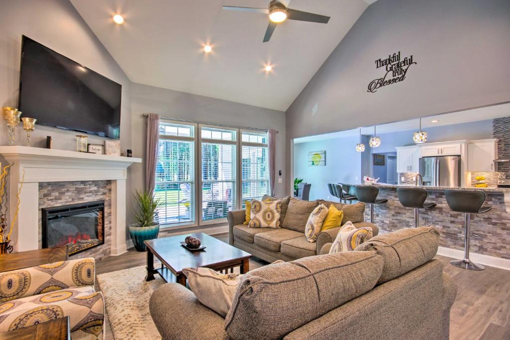 Hopkins House | Bright Hopkins Home w/Game Room & Fire Pit!