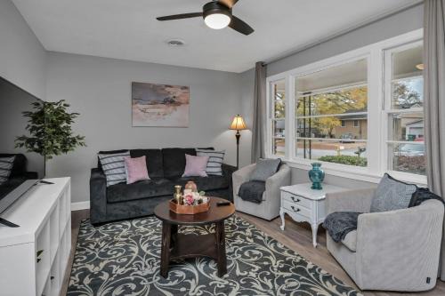 Cayce House | Bright Renovated 3BR Near Town