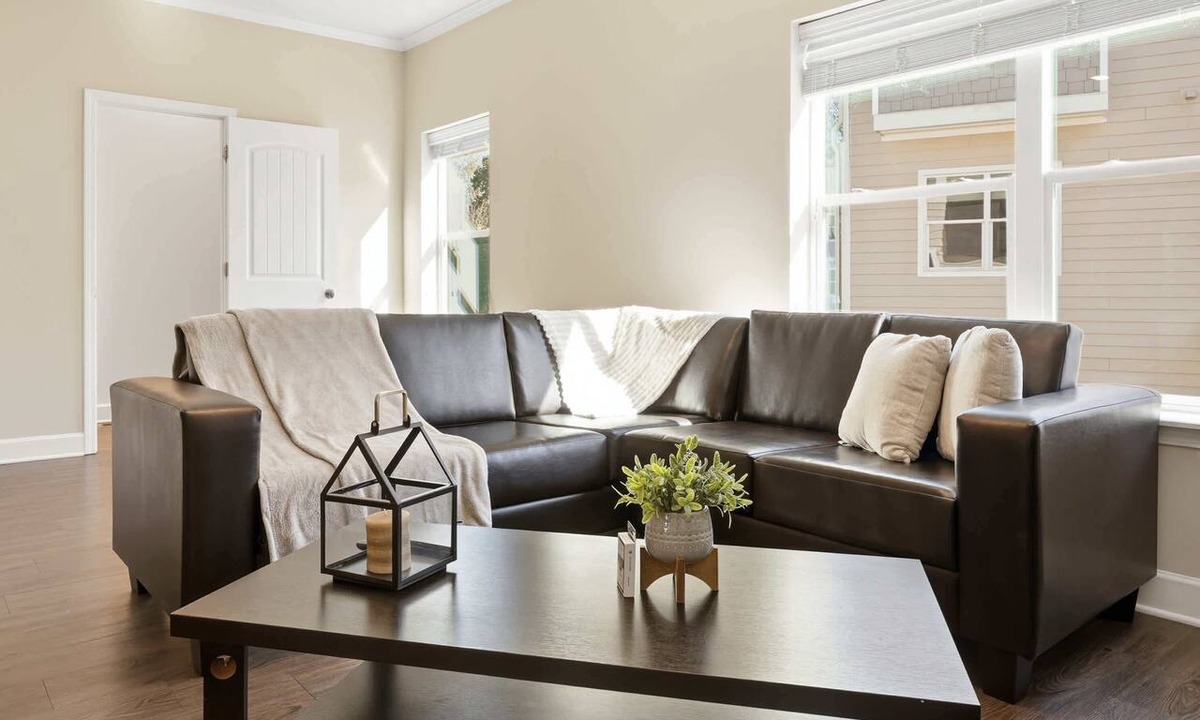 Central Condo | Bright Retreat | Stay Near Local Hotspots!