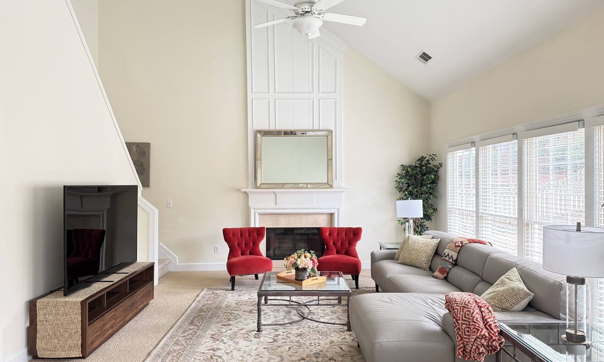 Roswell House | Bright Spacious Home Near Historic Roswell And East Cobb