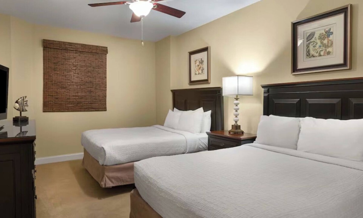 Windy Hill Hotel | Bright Villa | Resort Pools & Lazy River | Walk to Dining