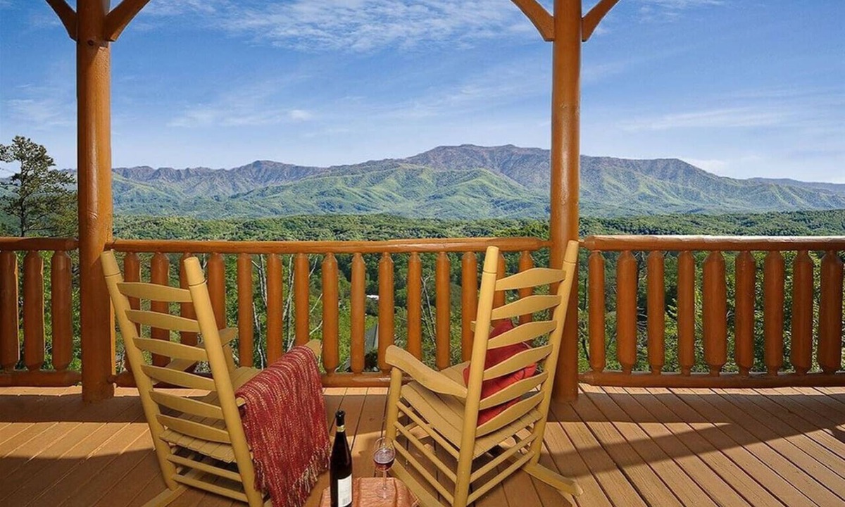 Sevierville Cabin | Broken Spoke is a great cabin with an awesome View