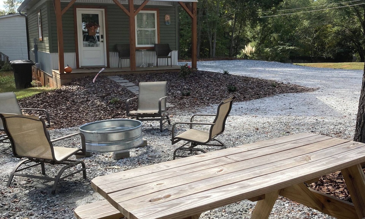 Townville Cottage | Broyles Landing Cottage at Lake Hartwell SC