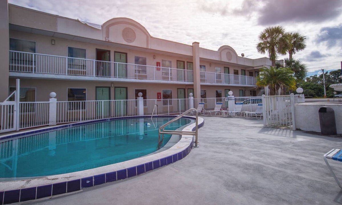 Cocoa West Hotel | Budget Inn Cocoa