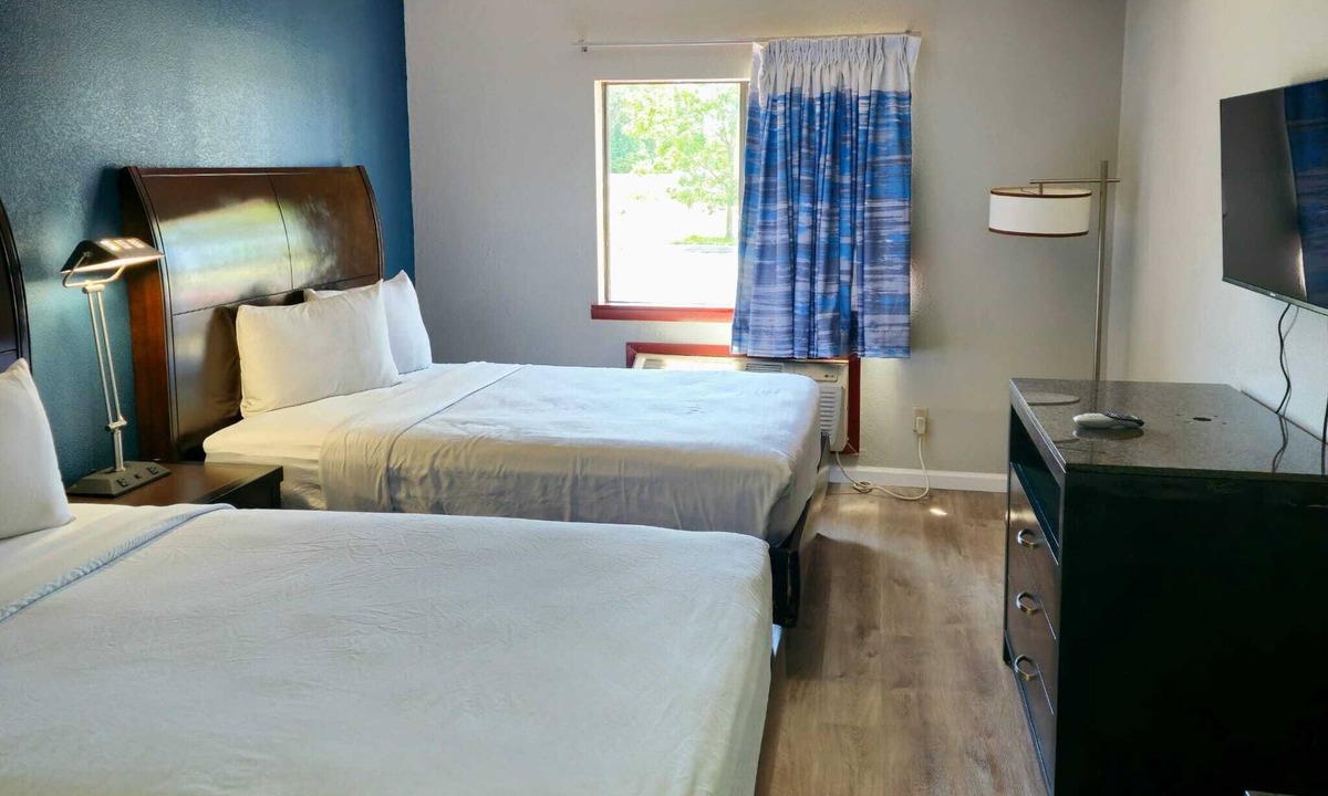 Barnesville Hotel | Budget Inn, Hwy 41