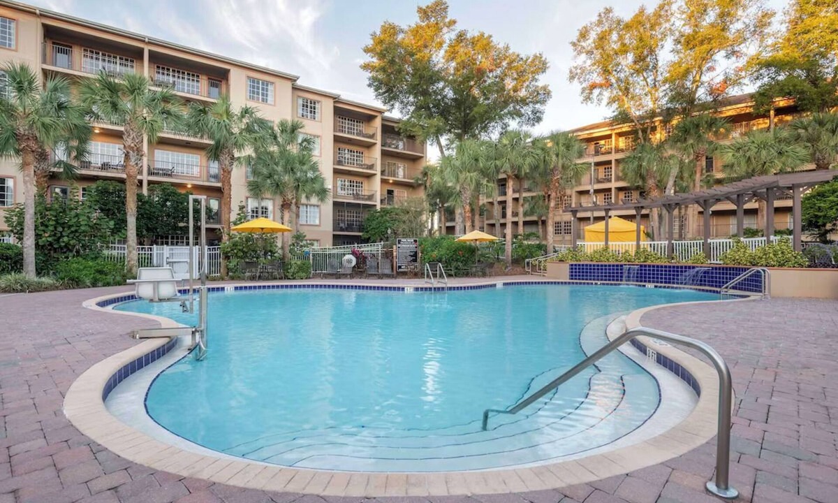 West Kissimmee Hotel | Built for Relaxing Days and Memorable Nights! Outdoor Pool, Unit with Kitchen!