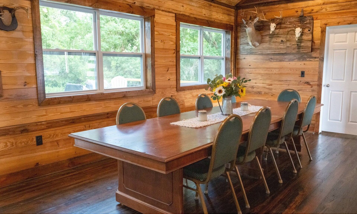 O Brien Cabin | Burnt Pine Ranch - Springs Retreat. 100 year old secluded rustic farm cabin.