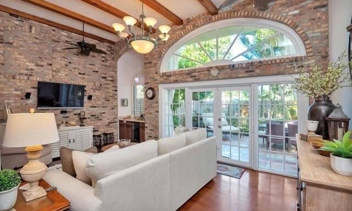 Deerfield Beach House | BY THE SEA VACATION VILLAS 2 BED/HOT TUB TWO BLOCKS TO BEACH