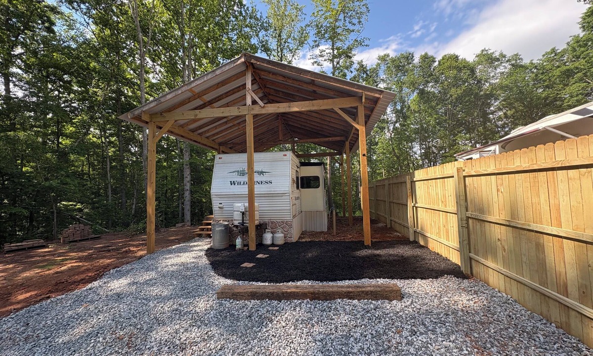 Seneca RV Rental | Camping on Fancy-Perfect for small family getaway or couples retreat!