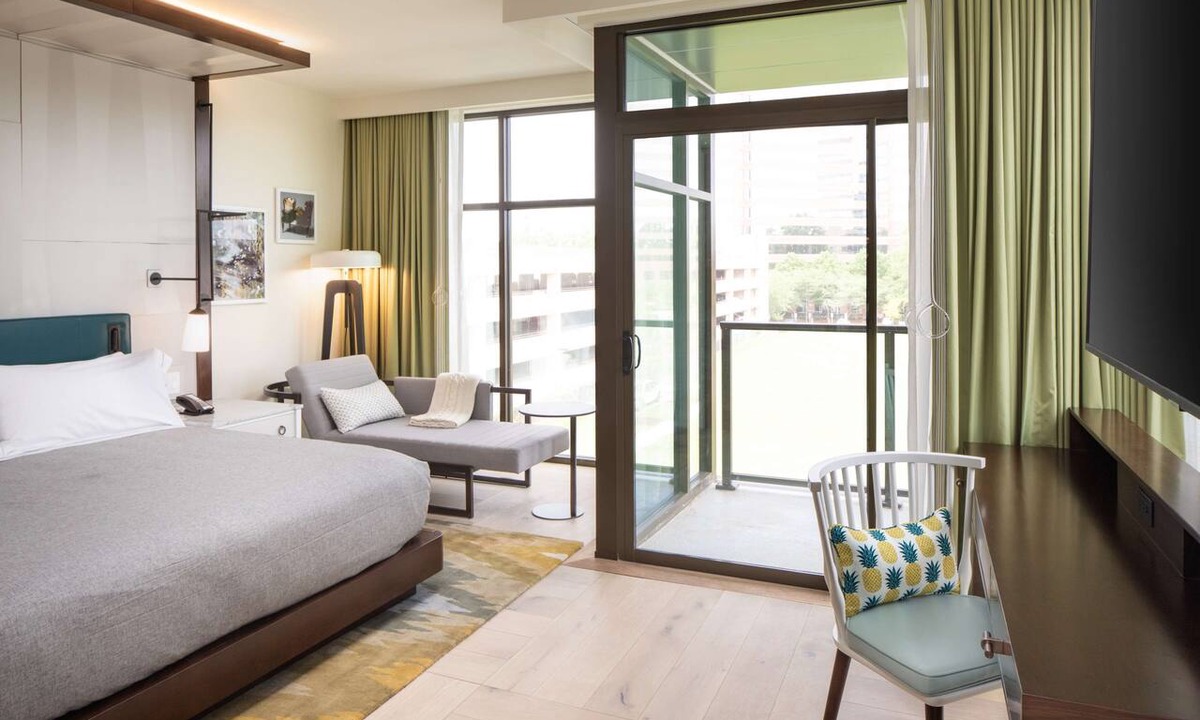 SouthPark Hotel | Canopy by Hilton Charlotte Southpark