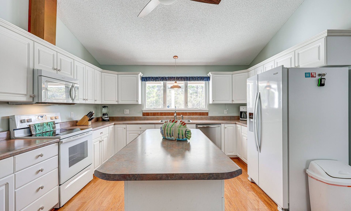 Cape Carteret House | Cape Carteret Home ~ 3 Mi to Crystal Coast Beaches