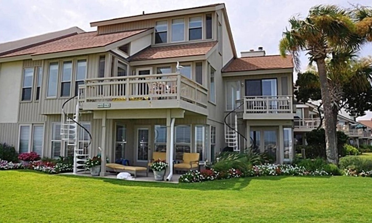Saint Helena Island Condo | Captain John Fripp Villa #106 - 4BR/4BA Oceanfront!