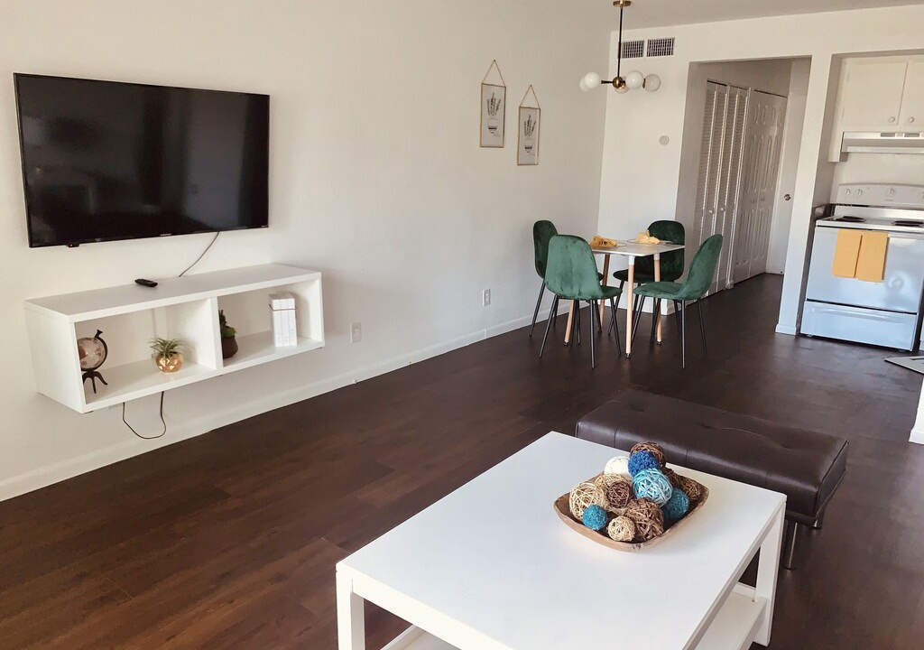 Oakland Park Apartment | Captivating Apartment in Fort Lauderdale 22