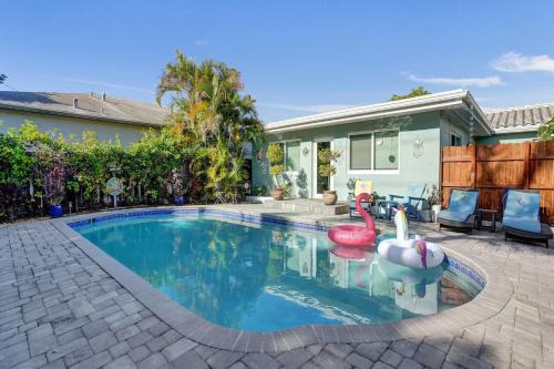 South Middle River Villa | Caribbean Paradise Retreat Private Pool, Outdoor Kitchen & Jacuzzi
