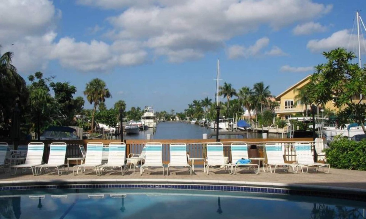 Pompano Isles Condo | Casa DeLuca - Directly across from the Beach!