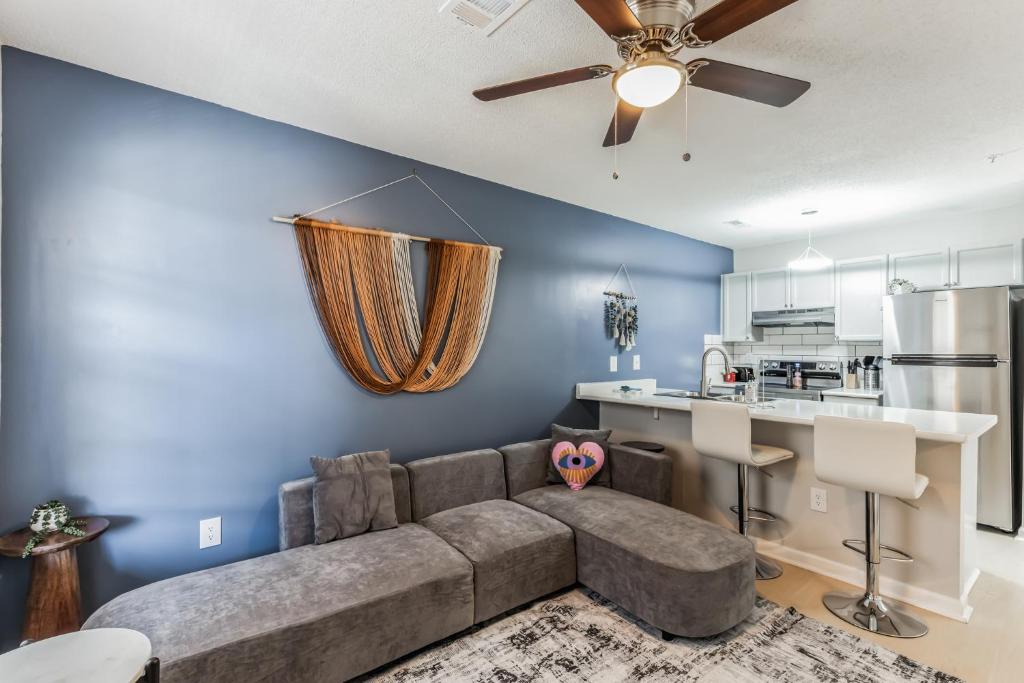 Westover Apartment | CB 965-301 Modern Fayetteville Charm