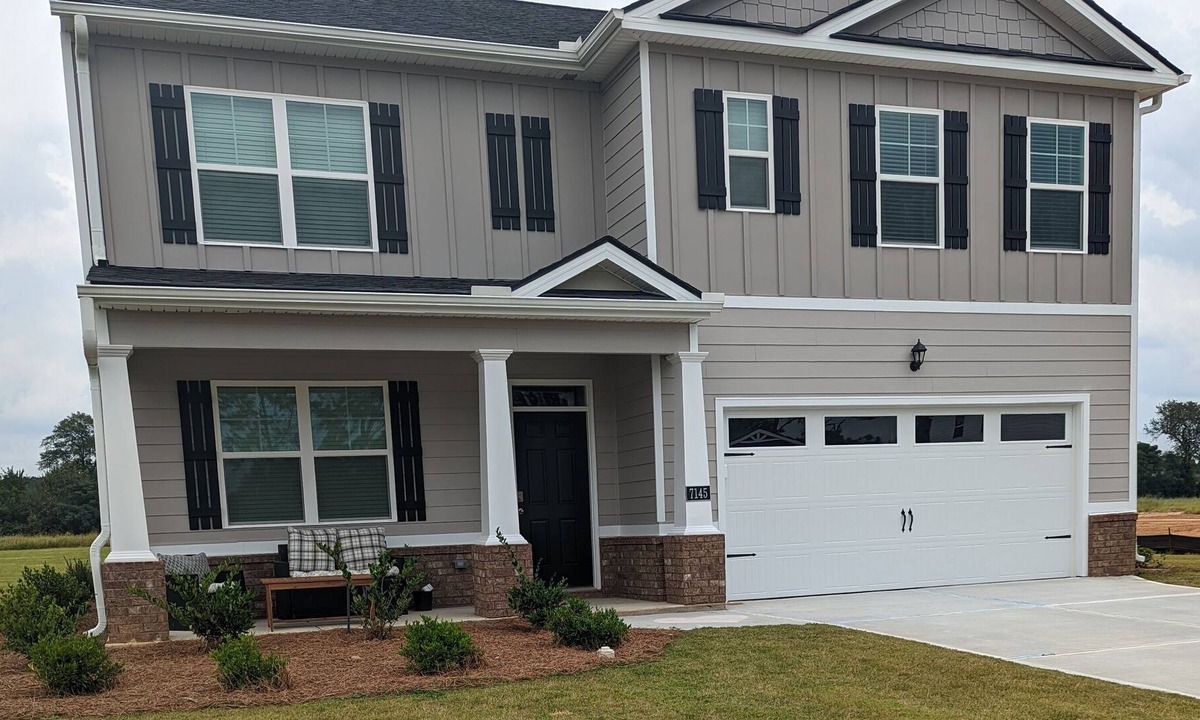 Aiken House | Central 5 bedroom Aiken house, family friendly!