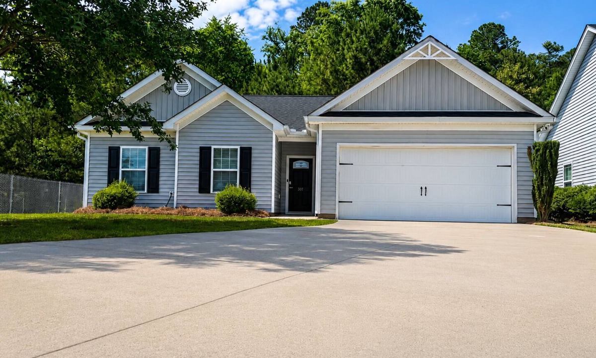 Chapin House | Chapin 3/2/2 Remodeled in 2025