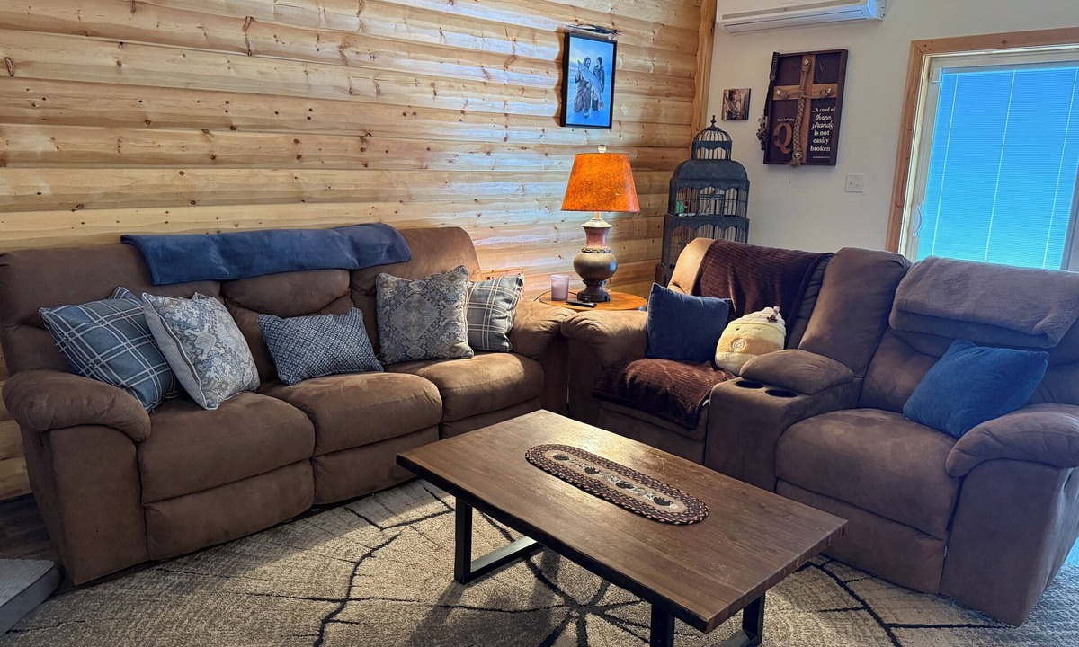 Long Prairie House | Charming 2-bedroom shouse seated on 50 acres in tranquil Long Prairie with AC.
