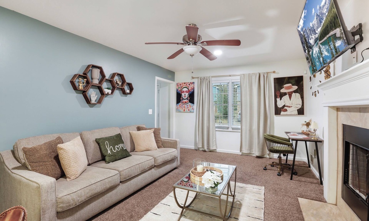 Stone Mountain House | Charming 3-bedroom house with WiFi and AC in Stone Mountain