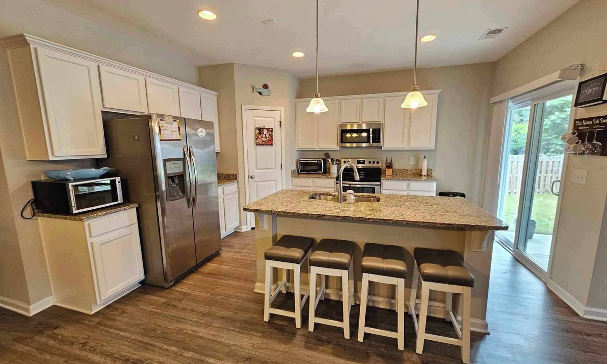 West Columbia House | Charming 3-bedroom house with backyard and 2-car garage