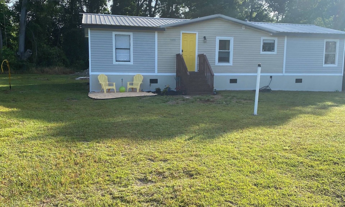 Ruffin House | Charming 3-bedroom mobile home with WiFi and AC in Walterboro