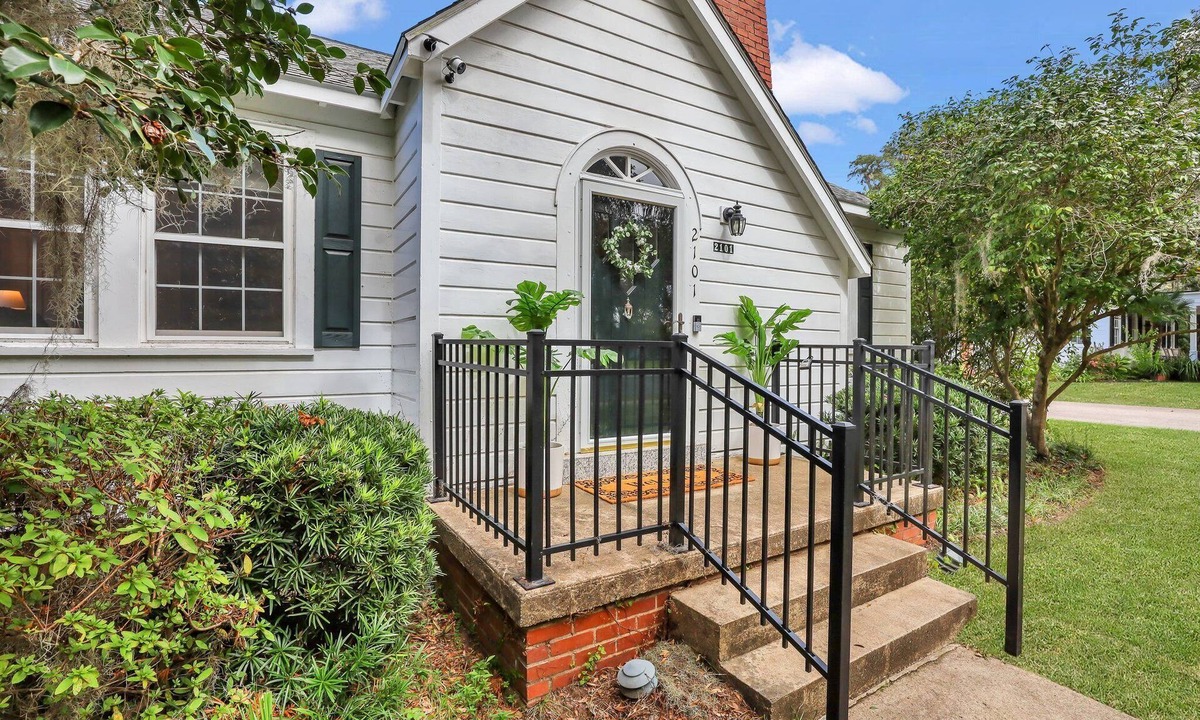 Beaufort House | Charming 4-Bedroom Home, Walk to Downtown Beaufort & Bay Street, Perfect for Families!