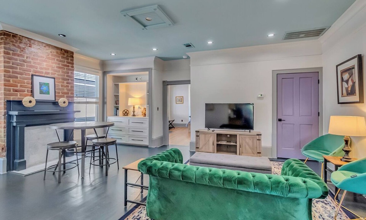 Savannah Victorian District House | Charming 4BR Townhouse w/Porches In Historic District Walk to Forsyth Park