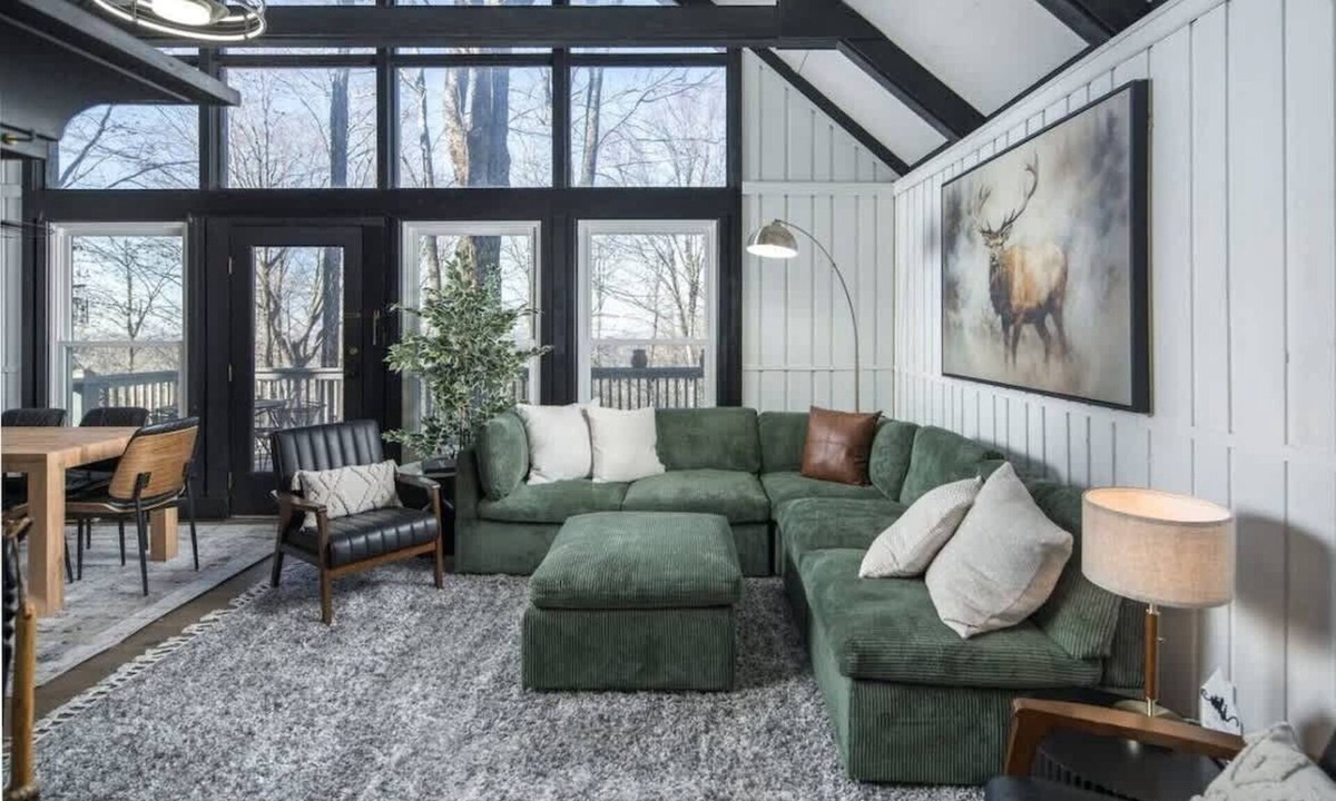 Charter Hills Cabin | Charming Cabin | Near Slopes | Hot Tub | Pets | Spring Savings